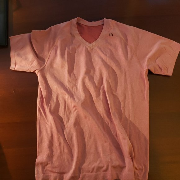 Men's Metal Vent Tech V-Neck with Body Mapping - Picture 1 of 3